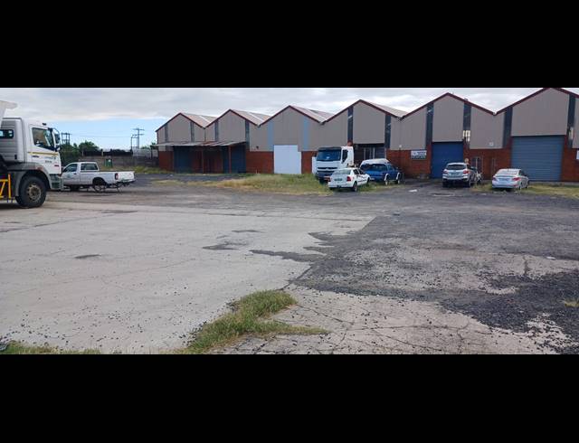 1,939M² WAREHOUSE FOR SALE IN TLHABANE